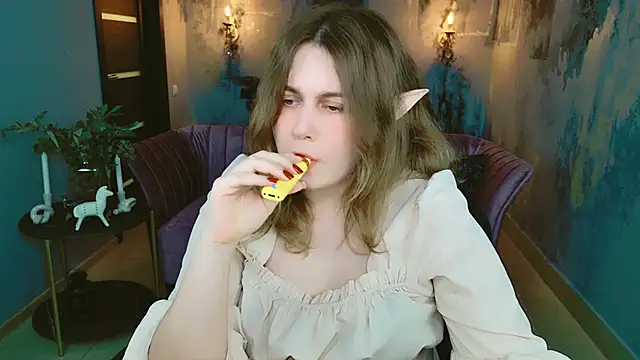 FioraMarmoris online show from February 23, 2025, 2:25 pm