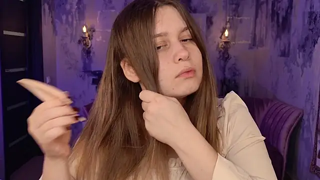 FioraMarmoris online show from September 13, 2025, 6:02 am