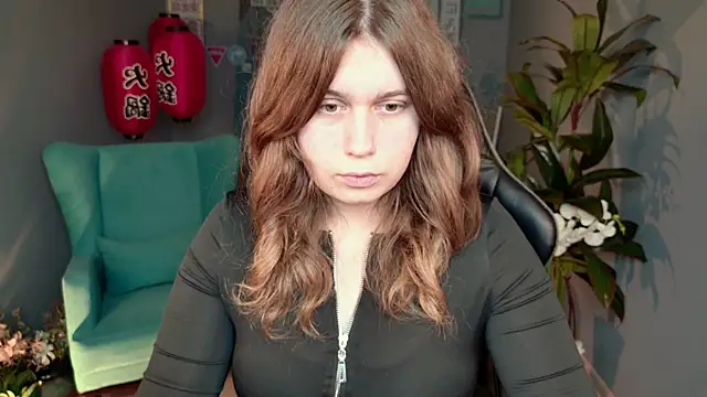 FioraMarmoris online show from November 13, 2025, 1:10 pm