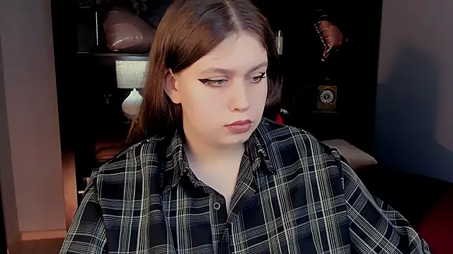 FioraMarmoris online show from February 15, 2026, 7:51 am