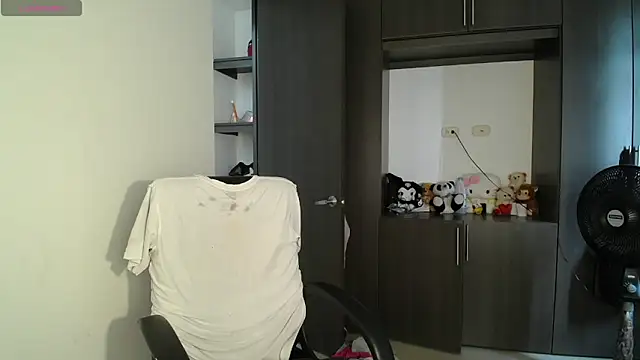 Snapshot of venelope1 chatting on February 20, 2026, 2:39 pm venelope1 online show from February 20, 2026, 2:39 pm