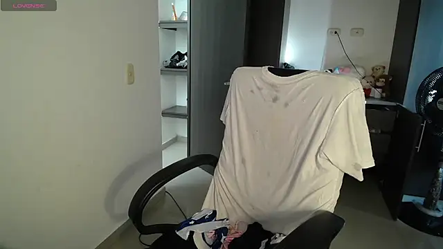 Snapshot of venelope1 chatting on February 21, 2026, 9:05 pm venelope1 online show from February 21, 2026, 9:05 pm