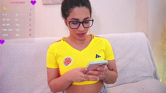 amelie leigh online show from September 10, 2025, 3:39 am