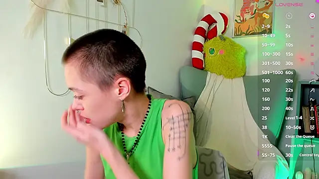 PamelaYong online show from January 12, 2025, 1:37 pm