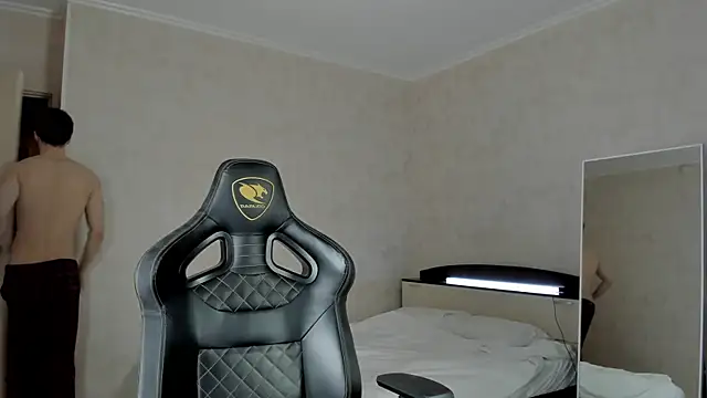 MasonWarholl online show from February 10, 2025, 9:47 pm