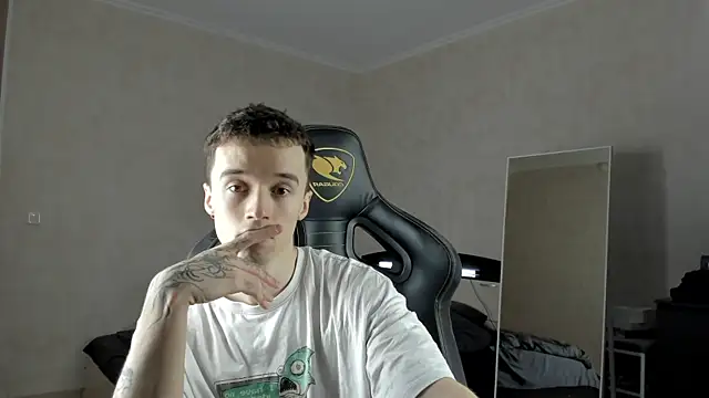 MasonWarholl online show from March 4, 2025, 3:44 am