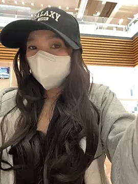 Snapshot of miyababytw chatting on January 13, 2026, 10:42 am miyababytw online show from January 13, 2026, 10:42 am