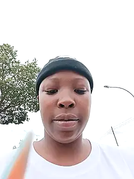 Snapshot of Mayo01_ chatting on January 1, 2025, 1:05 pm Mayo01  online show from January 1, 2025, 1:05 pm