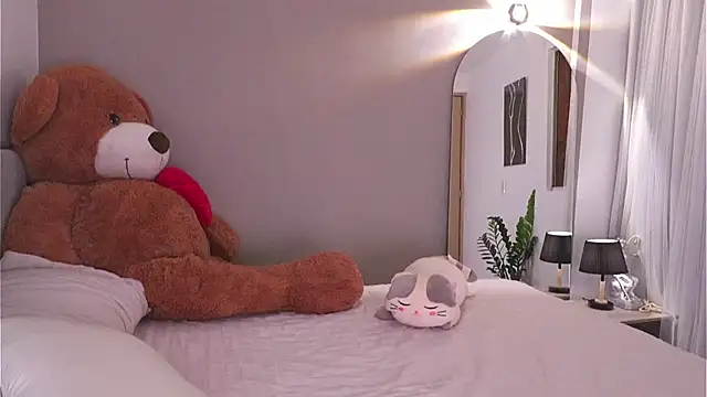 AnnyHizzle online show from October 22, 2025, 2:01 am