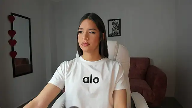 Alice23jones online show from March 7, 2025, 12:45 pm