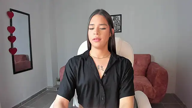 Alice23jones online show from March 8, 2025, 6:47 pm