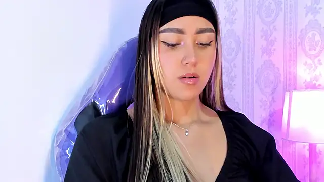 liaa 18 online show from February 28, 2026, 4:35 am