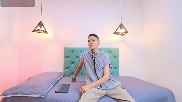 Tinny and Candy online show from January 24, 2025, 1:25 pm