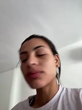 Tinny and Candy online show from January 17, 2026, 3:39 pm