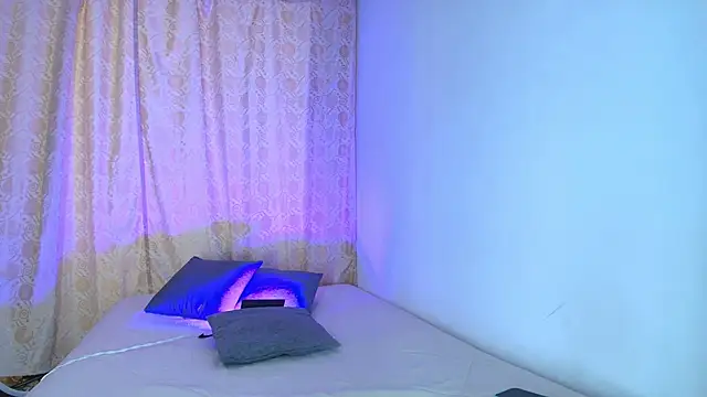 Tinny and Candy online show from April 13, 2026, 7:08 pm