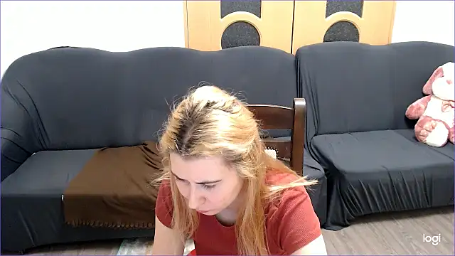 VioletaFlower7 online show from March 17, 2025, 8:09 pm