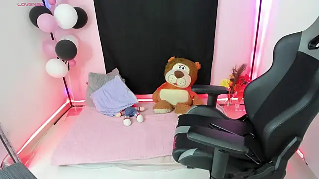 zoesullivan online show from December 7, 2024, 9:39 am