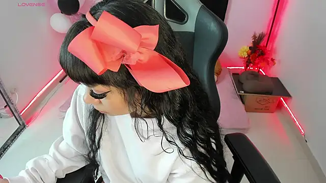 zoesullivan online show from December 20, 2024, 9:43 am