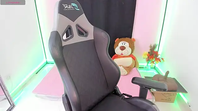 zoesullivan online show from December 27, 2024, 9:28 am