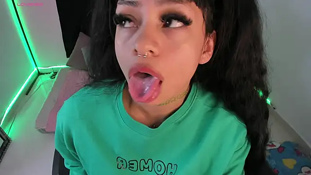 zoesullivan online show from December 31, 2024, 12:36 pm