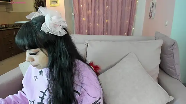 zoesullivan online show from January 13, 2025, 9:19 am