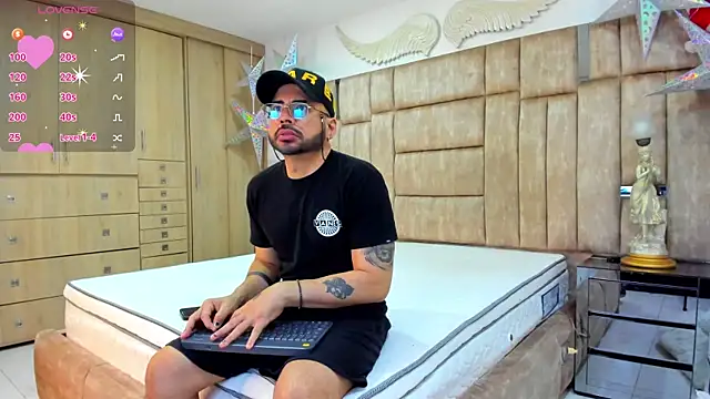 petterwilly1 online show from November 18, 2025, 11:15 pm