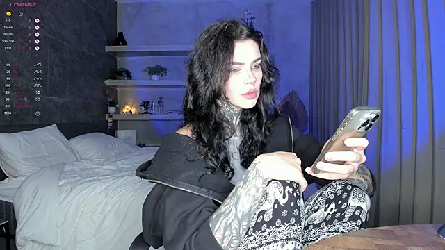 uwuxxxeva online show from January 18, 2026, 8:12 pm