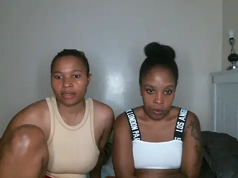 R-thequeen online show from February 5, 2025, 10:01 pm