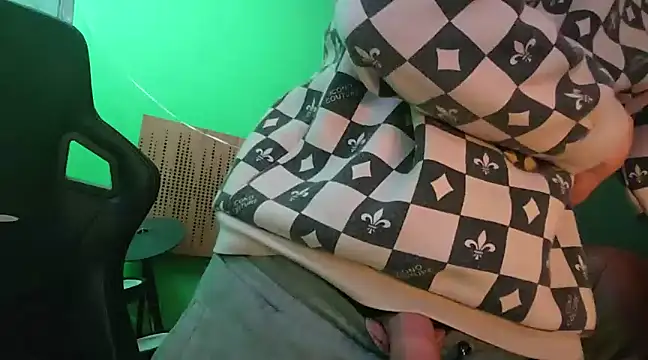 Snapshot of savage_daddyy chatting on February 9, 2025, 4:29 pm savage daddyy online show from February 9, 2025, 4:29 pm