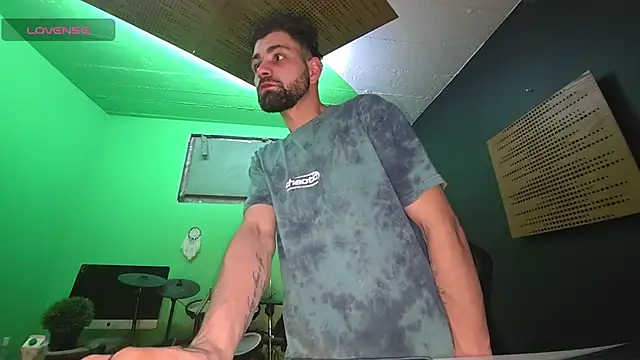 Snapshot of savage_daddyy chatting on February 27, 2025, 7:12 am savage daddyy online show from February 27, 2025, 7:12 am