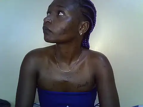 petite 12 online show from March 19, 2025, 10:11 am