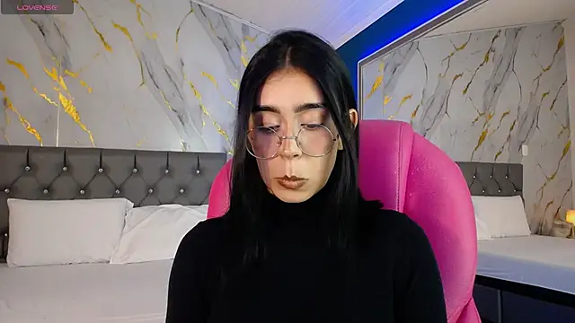 Julieta De Los Angeles online show from February 4, 2025, 3:54 am