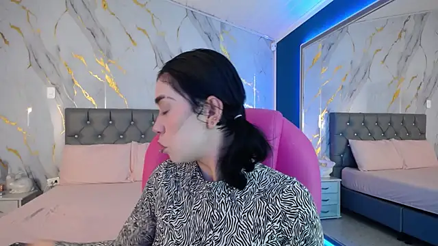 Julieta De Los Angeles online show from February 21, 2025, 3:56 am