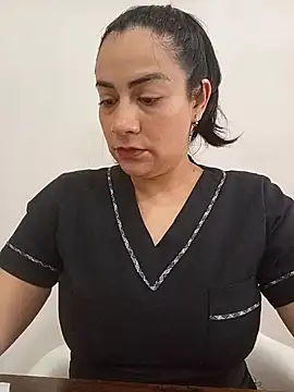 XGabrielaXX online show from November 11, 2025, 11:21 am