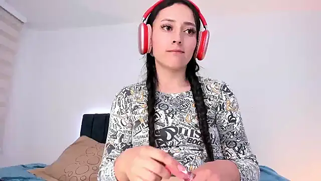 liaqueen610 online show from December 18, 2024, 11:40 pm