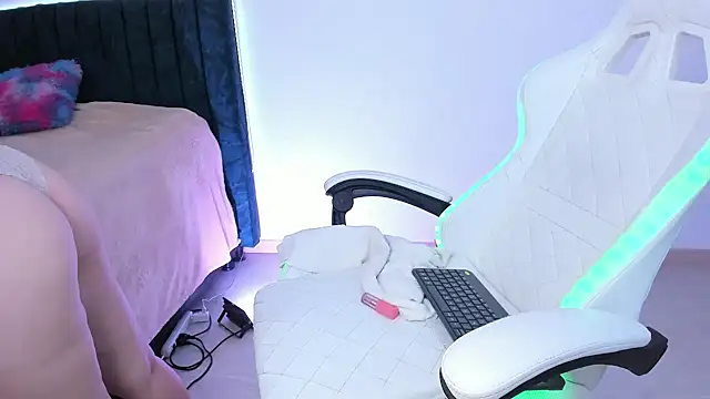 liaqueen610 online show from January 13, 2025, 3:01 am