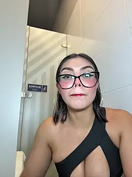 zui lu online show from October 5, 2025, 3:49 am