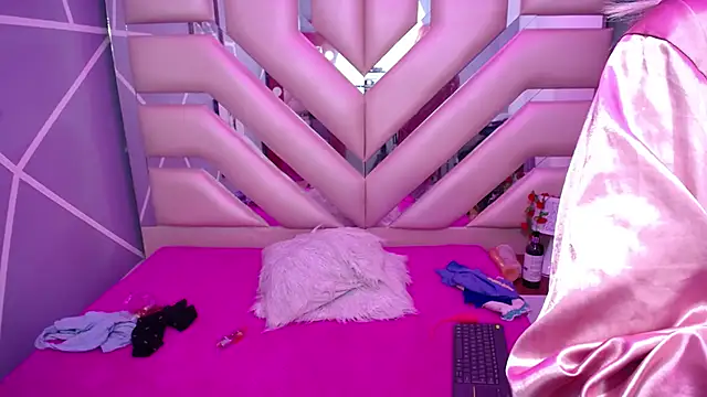 sophia ny online show from February 21, 2025, 7:32 pm