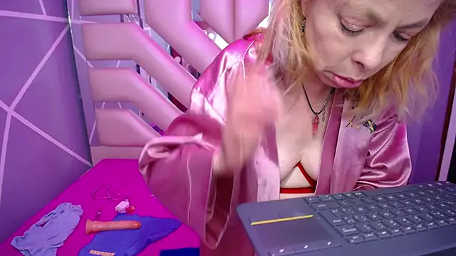 sophia ny online show from February 22, 2025, 9:48 pm