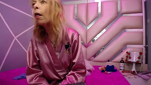 sophia ny online show from February 24, 2025, 9:31 pm