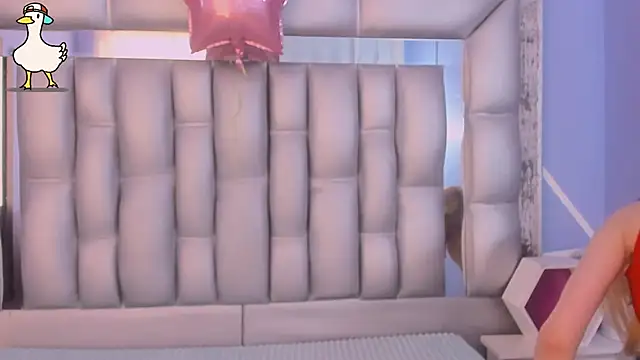 sophia ny online show from November 8, 2025, 1:44 pm