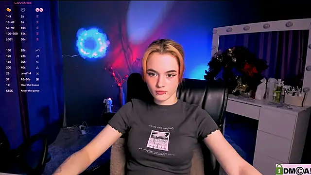 liana kisses online show from January 30, 2025, 11:55 pm