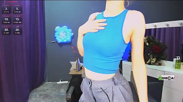 liana kisses online show from February 4, 2025, 3:04 pm