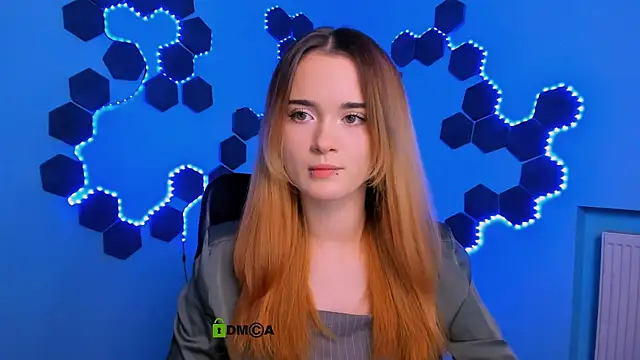 liana kisses online show from November 30, 2025, 8:13 pm