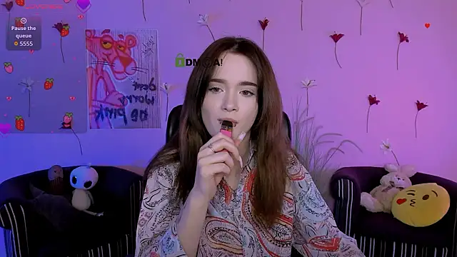 liana kisses online show from March 27, 2026, 8:08 pm