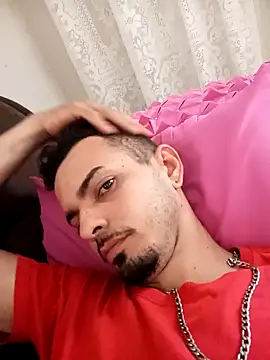 Snapshot of 047joaosc chatting on December 27, 2024, 8:18 pm 047joaosc online show from December 27, 2024, 8:18 pm