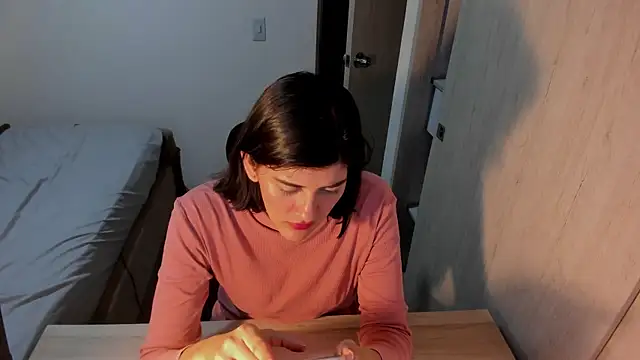 misstoya online show from April 10, 2026, 9:52 pm