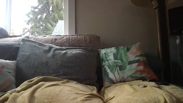 Snapshot of cliveokanagan24 chatting on October 31, 2025, 5:47 pm cliveokanagan24 online show from October 31, 2025, 5:47 pm