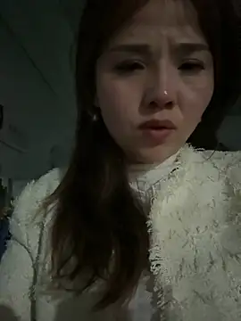 Efangfang online show from February 24, 2025, 4:47 pm