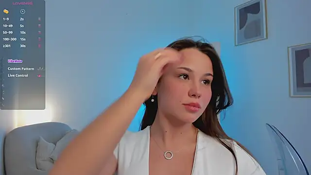 EmiliaDreams online show from February 13, 2025, 4:39 pm